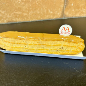 Eclair au café